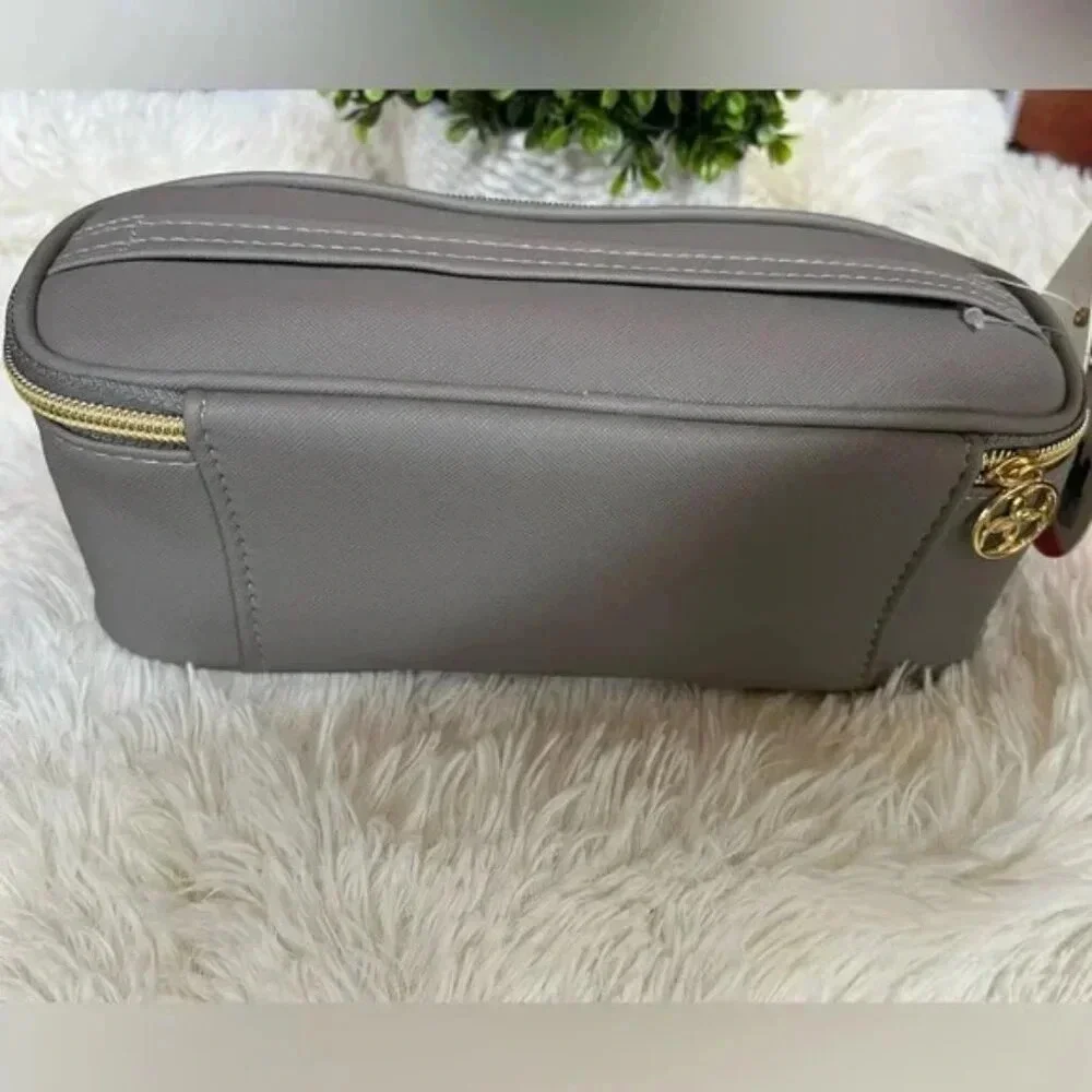 Beauty organizer zip top closure nwt gray and gold NWT